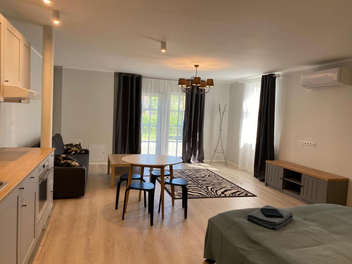 Captain'S House - Kaptenimaja - Apartments Kardla Ngoại thất bức ảnh