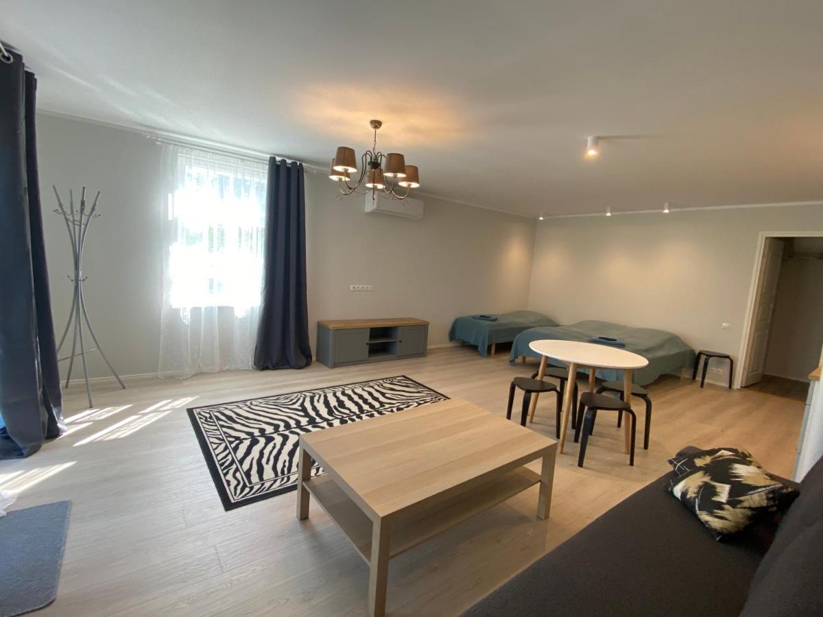 Captain'S House - Kaptenimaja - Apartments Kardla Ngoại thất bức ảnh