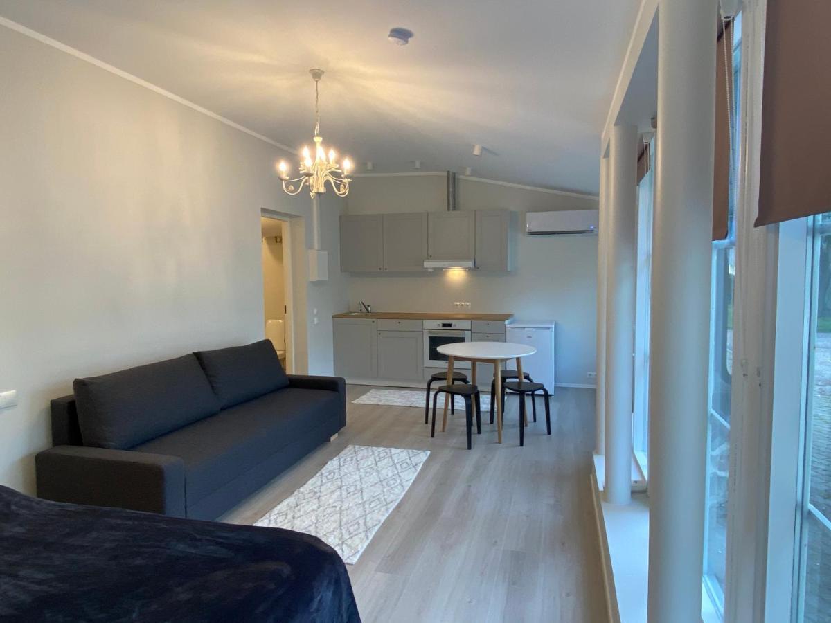 Captain'S House - Kaptenimaja - Apartments Kardla Ngoại thất bức ảnh